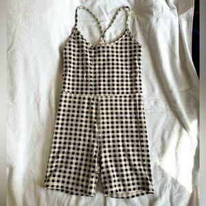Old Navy Gingham Workout Romper 🖤